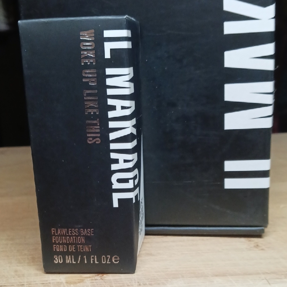 IL MAKIAGE Flawless Base Foundation